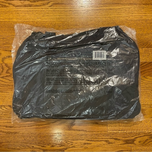 Navy Quilted Weekender Bag by DSW - Picture 8 of 9